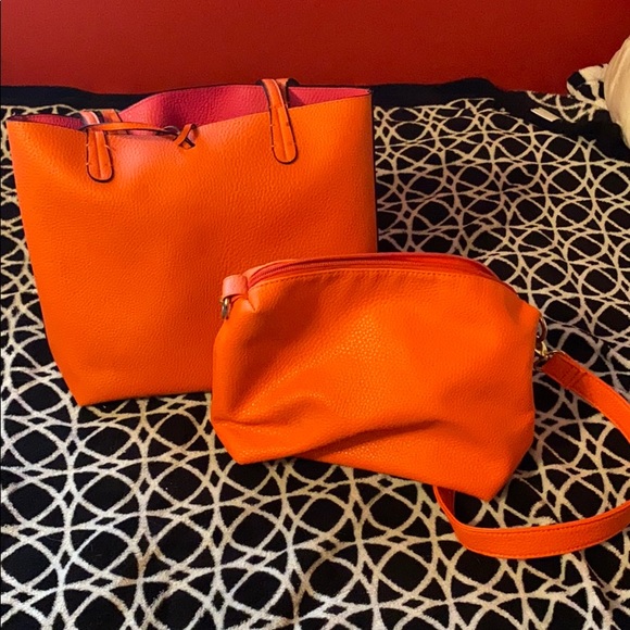 2 ORANGE PURSES - Picture 1 of 5